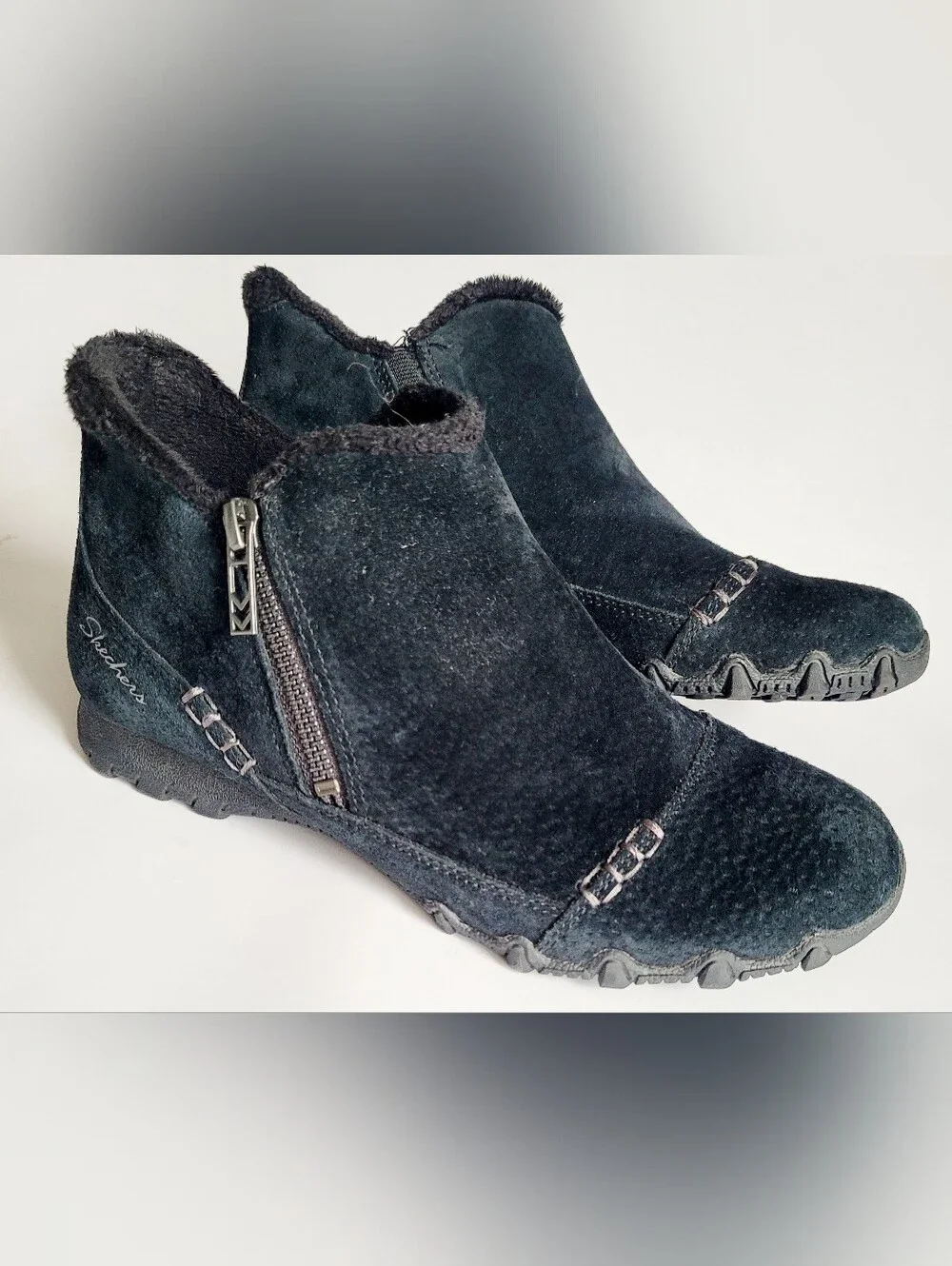 Skechers black suede